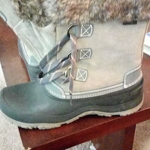 Snow boots   waterproof